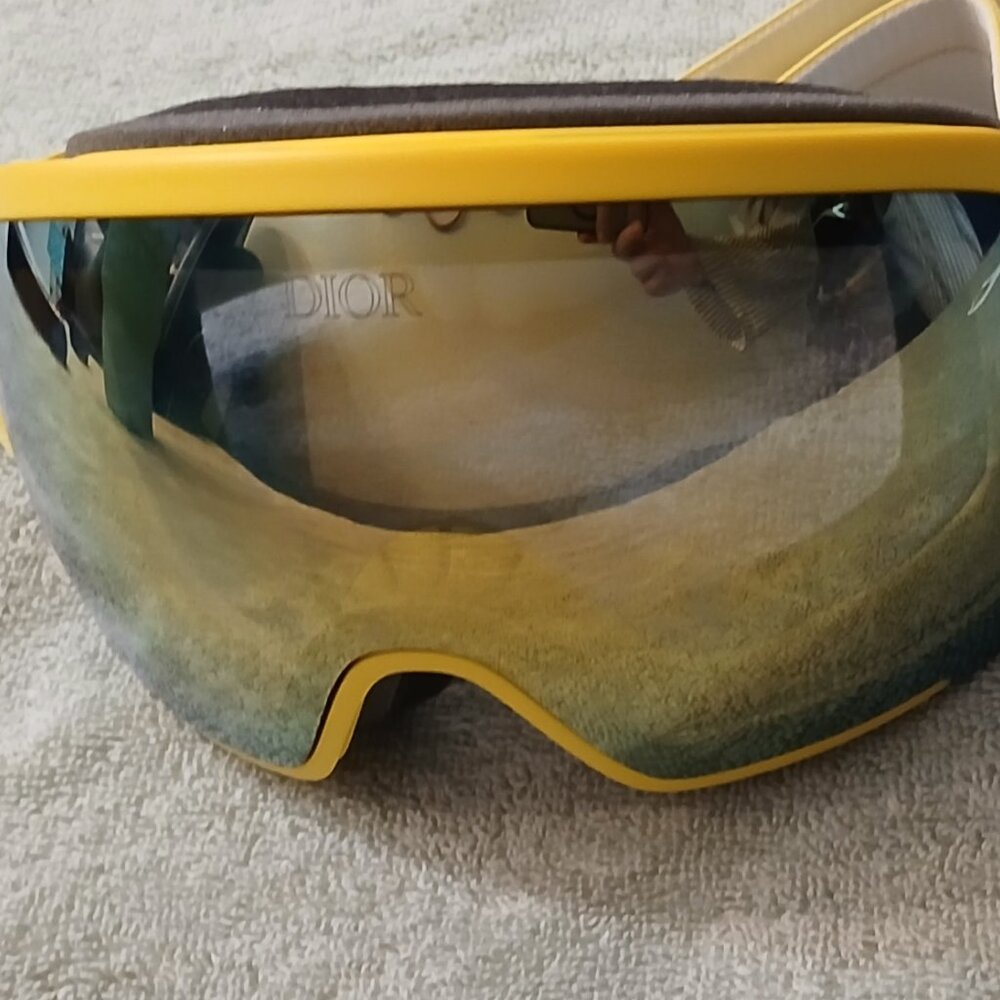 Dior Yellow Mirrored Ski Goggles Unisex ( Check The Gloves In My Listings) - Picture 2 of 8